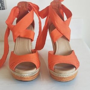 UGG Strappy Wedges w/BOW 9.5